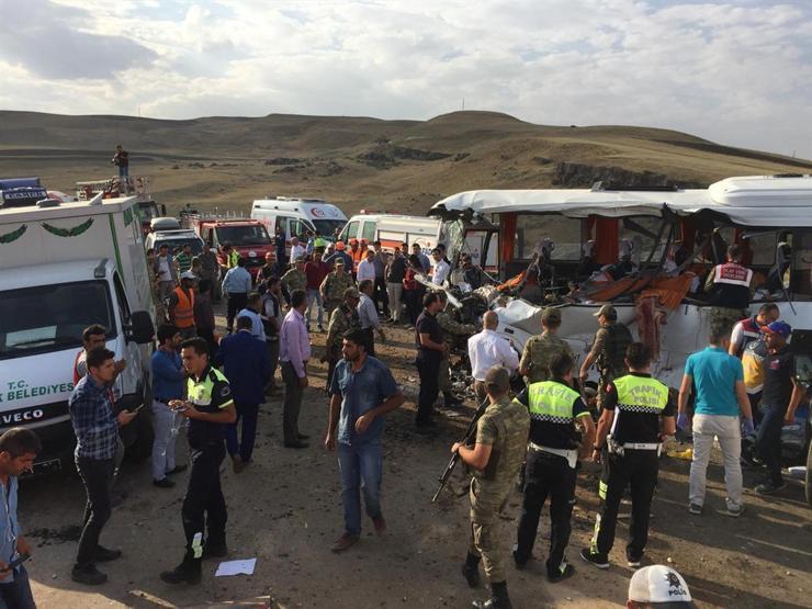 Ağrıda katliam gibi kaza: 7 ölü, 11 yaralı