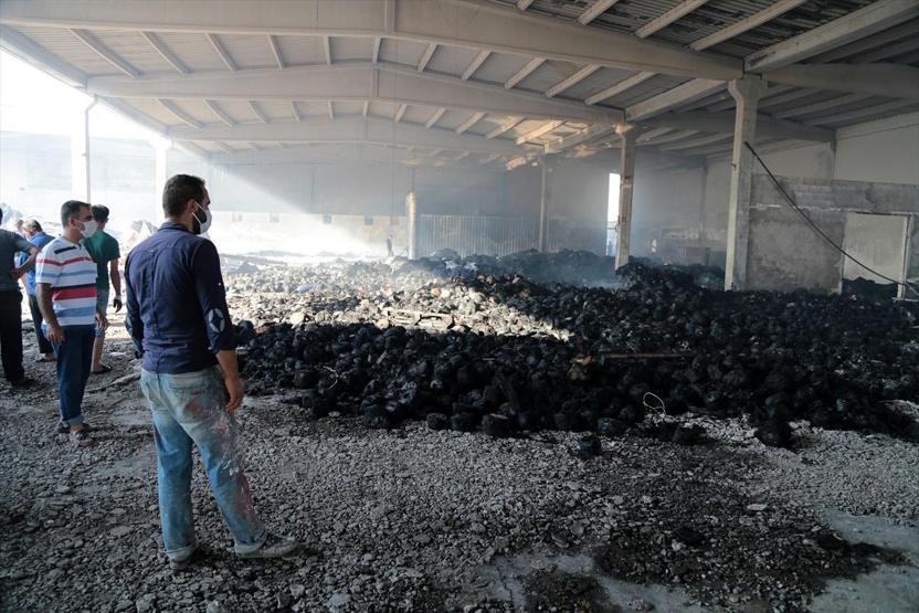 İşçiler kazma kürekle patronlarını arıyor