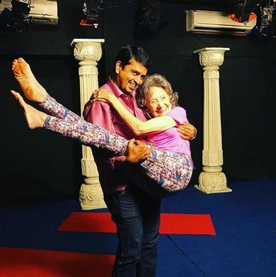 İşte dünyanın en yaşlı yoga eğitmeninden uzun ve sağlıklı yaşamanın sırrı