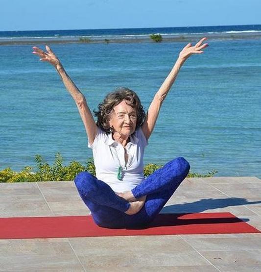 İşte dünyanın en yaşlı yoga eğitmeninden uzun ve sağlıklı yaşamanın sırrı