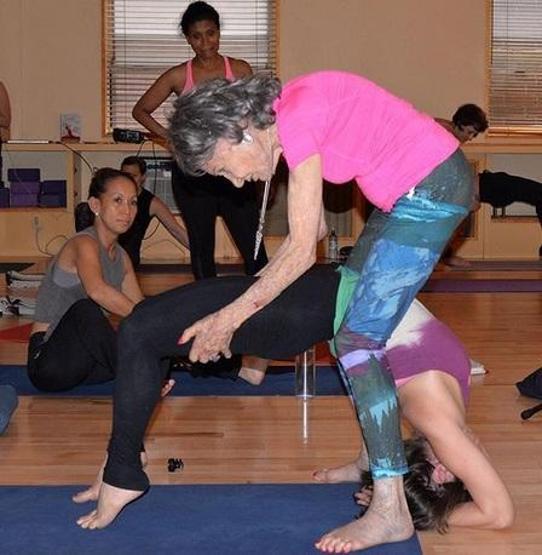 İşte dünyanın en yaşlı yoga eğitmeninden uzun ve sağlıklı yaşamanın sırrı