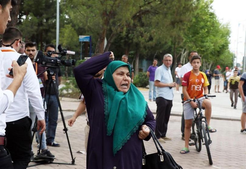 Cumhurbaşkanıyla konuşmak istedi, yanlış otobüsün önüne atladı