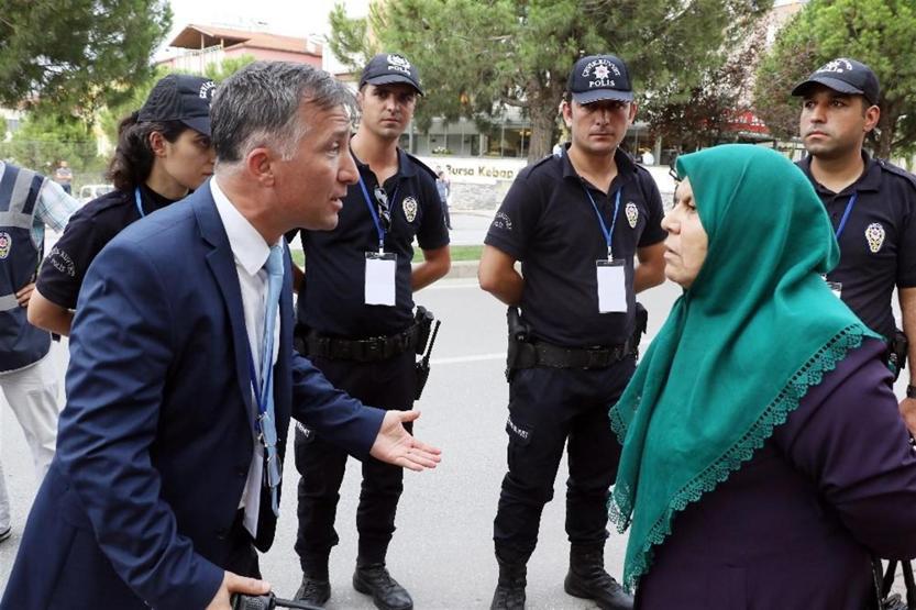 Cumhurbaşkanıyla konuşmak istedi, yanlış otobüsün önüne atladı