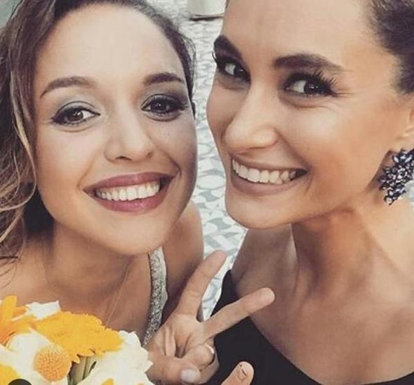 Ünlü çift dünyaevine girdi