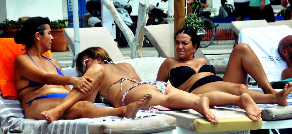 Bodrum sahilleri turist akınına uğruyor
