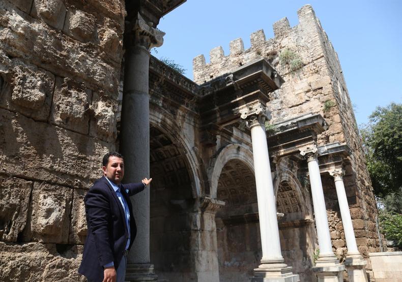 Antalya Kaleiçinde tarihi değişim başlıyor