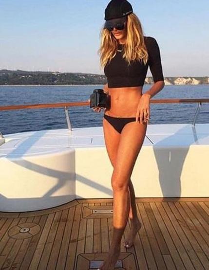İşte 53 yaşındaki modelin fit vücudunun sırrı