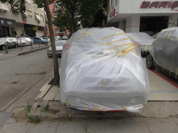 Galericilerin kilimli, paspaslı, ambalajlı dolu önlemi