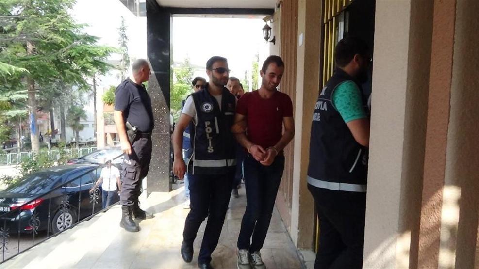 Gözaltındaki 12 FETÖ şüphelisi adliyede