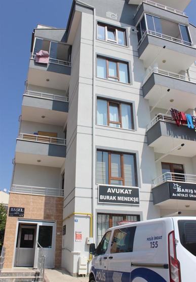Hayrete düşüren olay: Apartmanın giriş kapısını çaldı