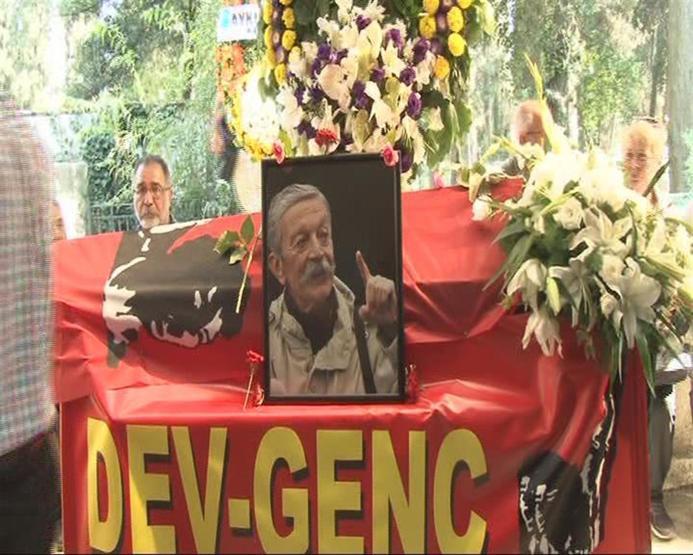 Bülent Ulueri Dev-Genç Marşıyla uğurladılar