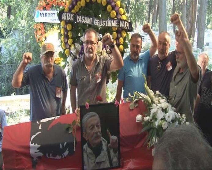 Bülent Ulueri Dev-Genç Marşıyla uğurladılar