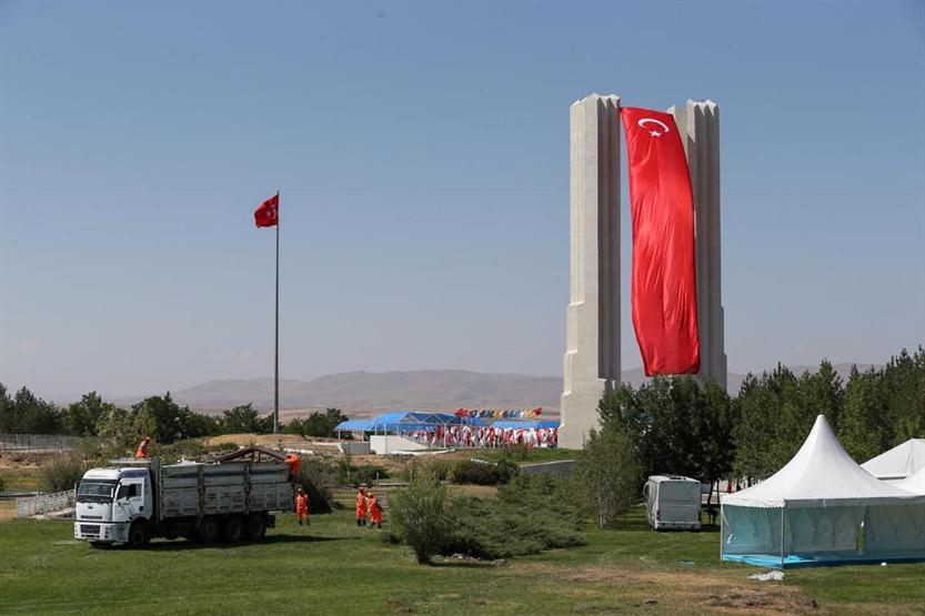 Malazgirtin zaferini kutlamak için otağ kurdular