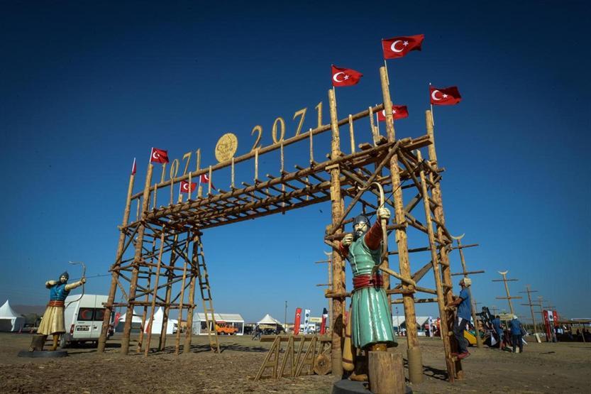 Malazgirtin zaferini kutlamak için otağ kurdular