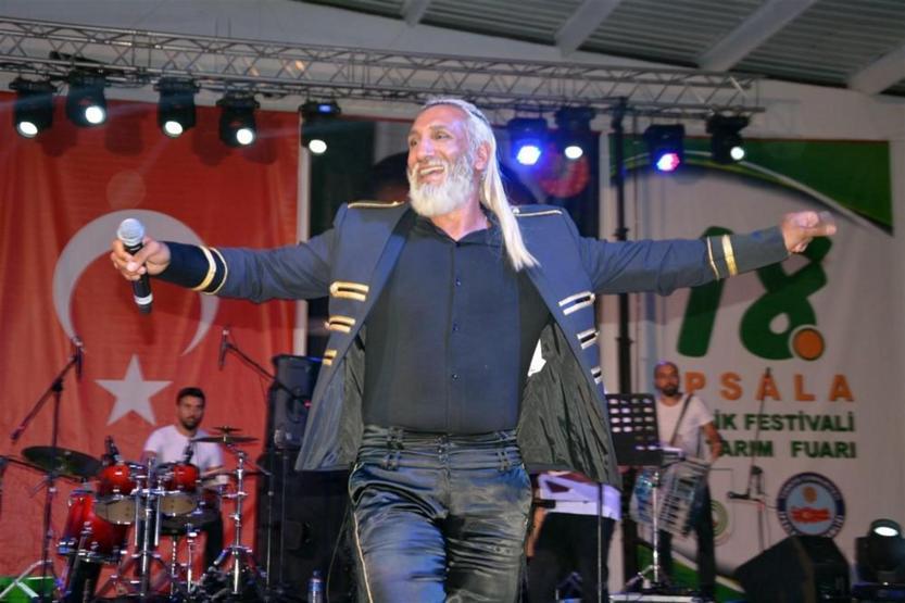 Tarık Mengüç hayranları soluğu sahnede aldı