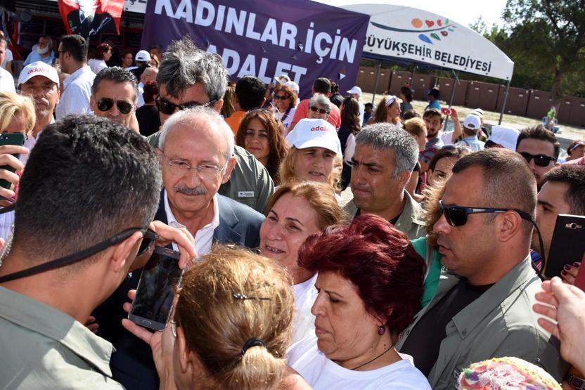 Adalet Kurultayının ikinci gününde 57. Alay yürüyüşüyle başladı