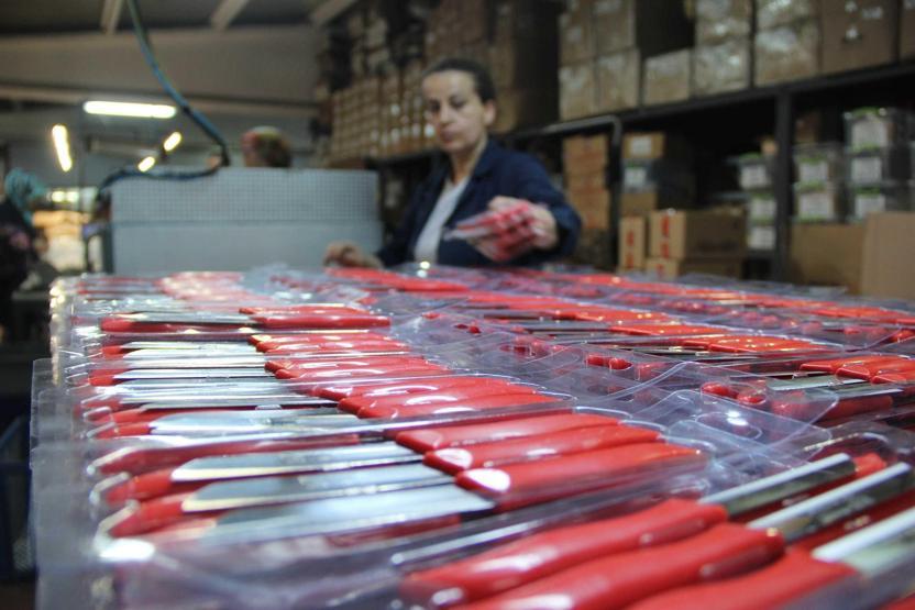 Acemi kasaplar kendilerini kesmesin diye bıçak geliştirdiler
