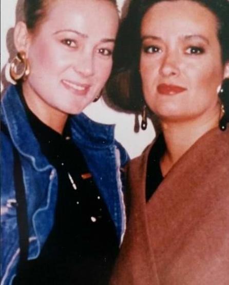 Filiz Aker kimdir