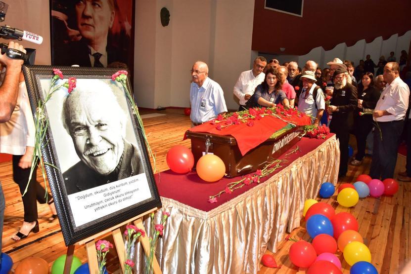Muzaffer İzgü’ye saygı töreni düzenlendi