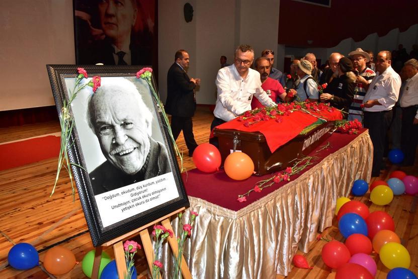 Muzaffer İzgü’ye saygı töreni düzenlendi