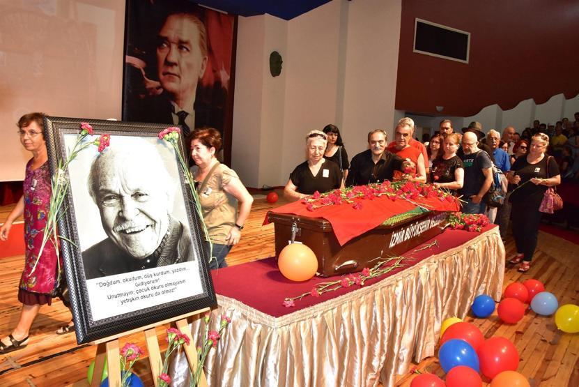 Muzaffer İzgü’ye saygı töreni düzenlendi
