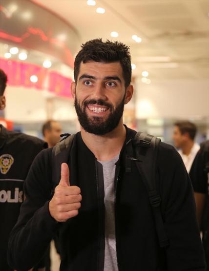Luis Neto sağlık kontrolünden geçti