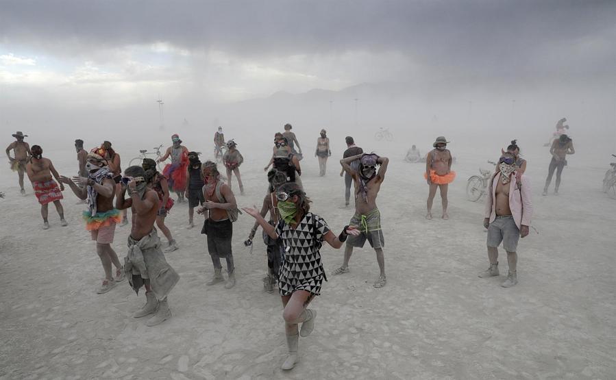 Şeyma Subaşından Burning Man paylaşımı