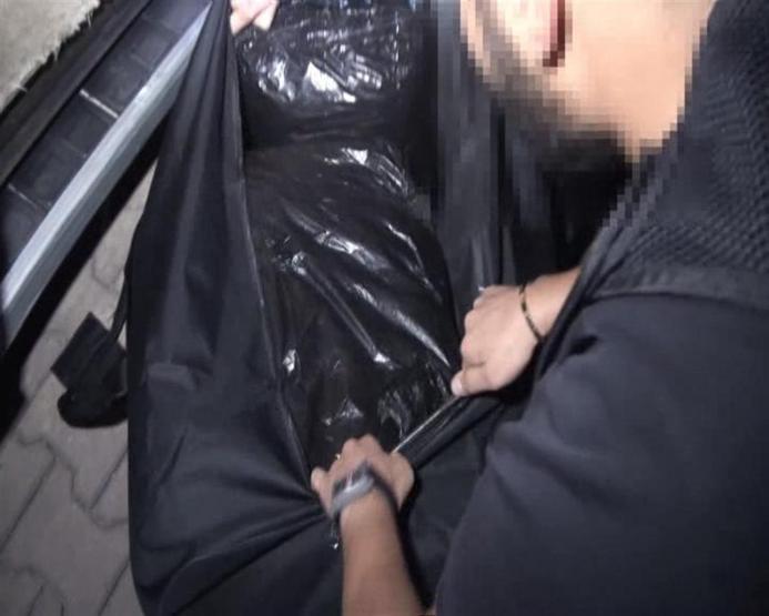 İstanbulda çifte uyuşturucu operasyonu: Turist görünümlü satıcılar yakalandı