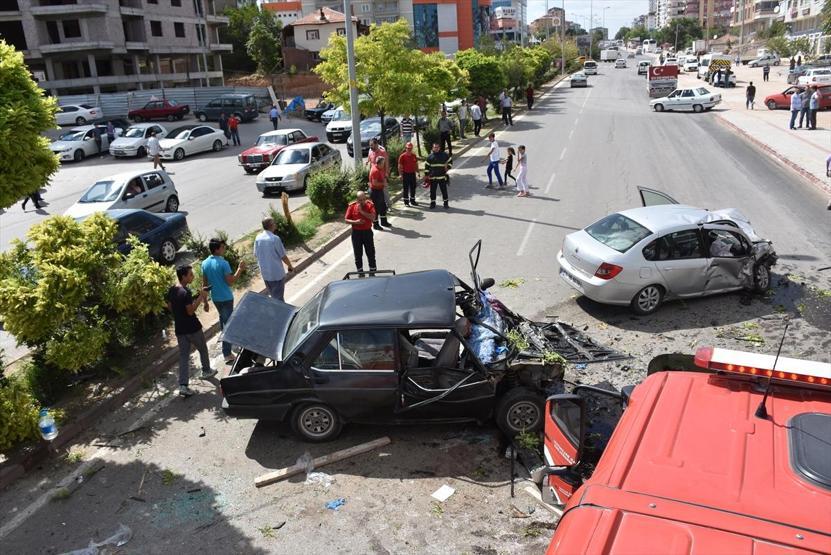 Tüm önlem ve uyarılara rağmen bayramda trafik kazalarında bilanço ağır: 62 ölü, 319 yaralı