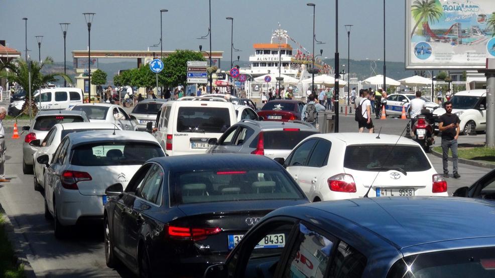 Tatilciler dönemiyor