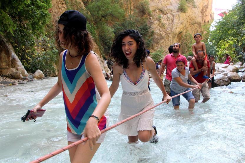 Dünyaca ünlü kanyonda bayram izdihamı: 9 günde 50 bin kişi