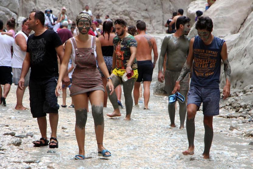 Dünyaca ünlü kanyonda bayram izdihamı: 9 günde 50 bin kişi