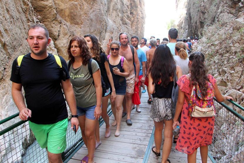 Dünyaca ünlü kanyonda bayram izdihamı: 9 günde 50 bin kişi