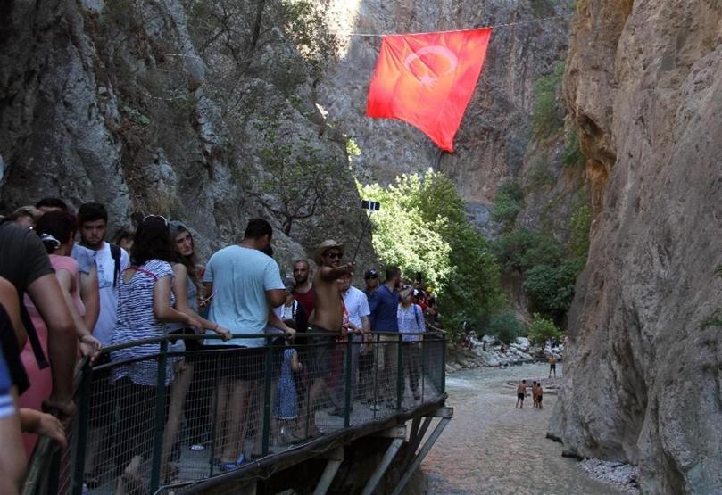 İğne atsan yere düşmez: Saklıkent Kanyonu