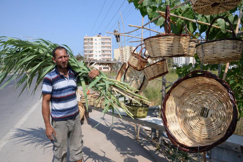Kamıştan ekmek paralarını çıkarıyorlar