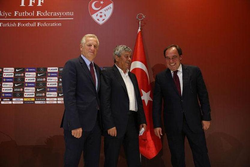Burak Yılmaz ve Lucescu basın toplantısı düzenledi
