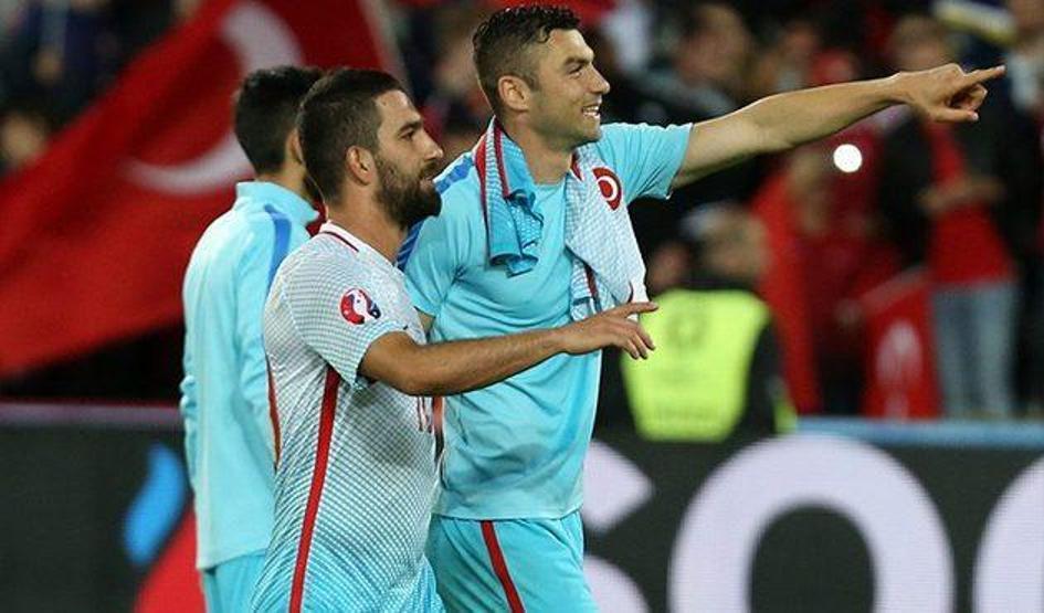 Burak Yılmaz ve Lucescu basın toplantısı düzenledi