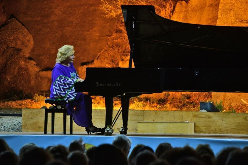 Gümüşlük Festivaline 2500 yıllık taş ocağındaki konserle muhteşem kapanış