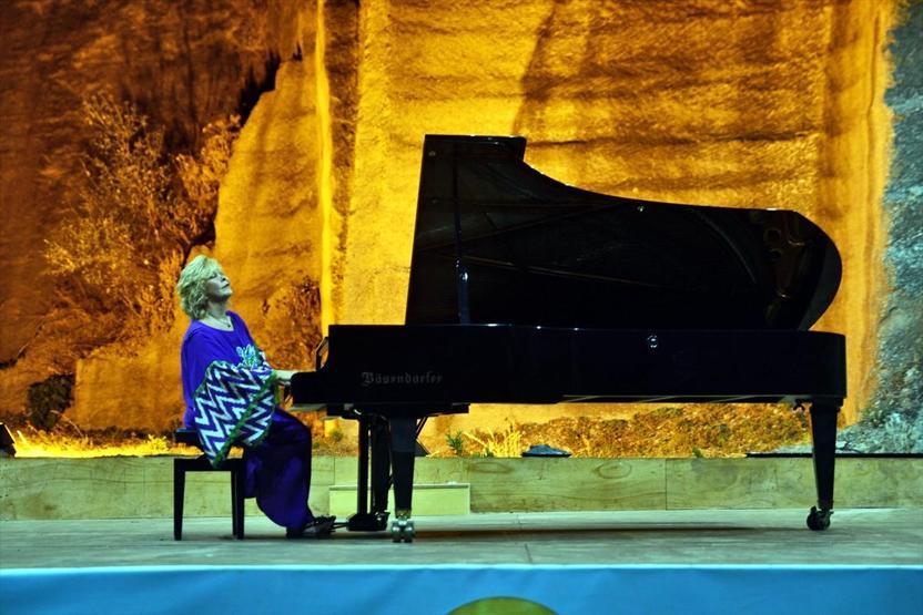 Gümüşlük Festivaline 2500 yıllık taş ocağındaki konserle muhteşem kapanış