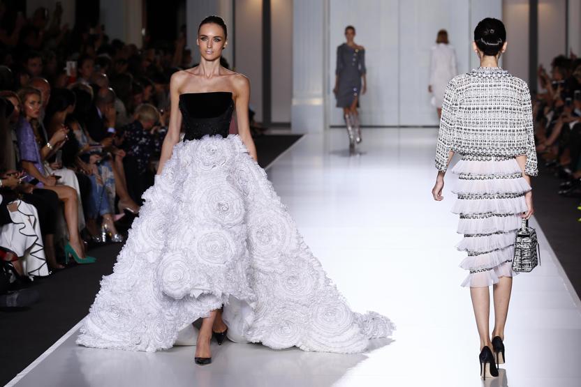 İki moda şirketinden podyumda devrim gibi karar: 34 beden altındaki mankenlerle çalışmayacaklar