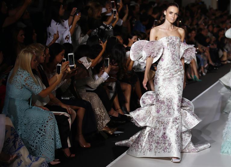 İki moda şirketinden podyumda devrim gibi karar: 34 beden altındaki mankenlerle çalışmayacaklar