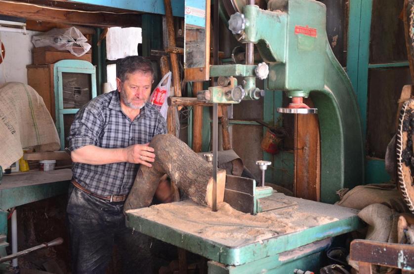 Semerleri artık süs eşyası olarak üretiyor