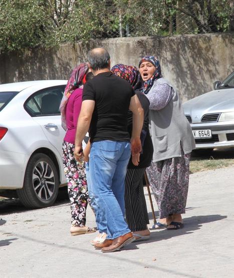Kuzenlerin katilleri 11,5 yıl sonra yakalanınca aileler mezarlığa koştu
