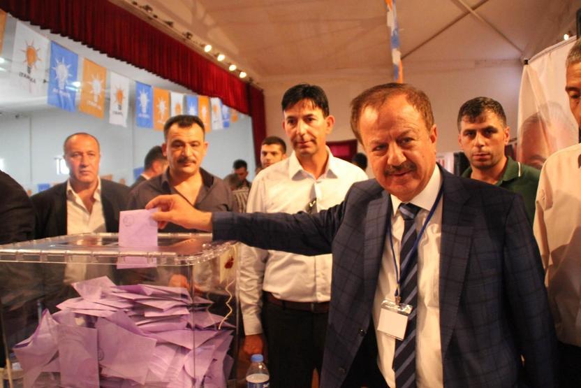 AK Parti kongresinde gerginlik