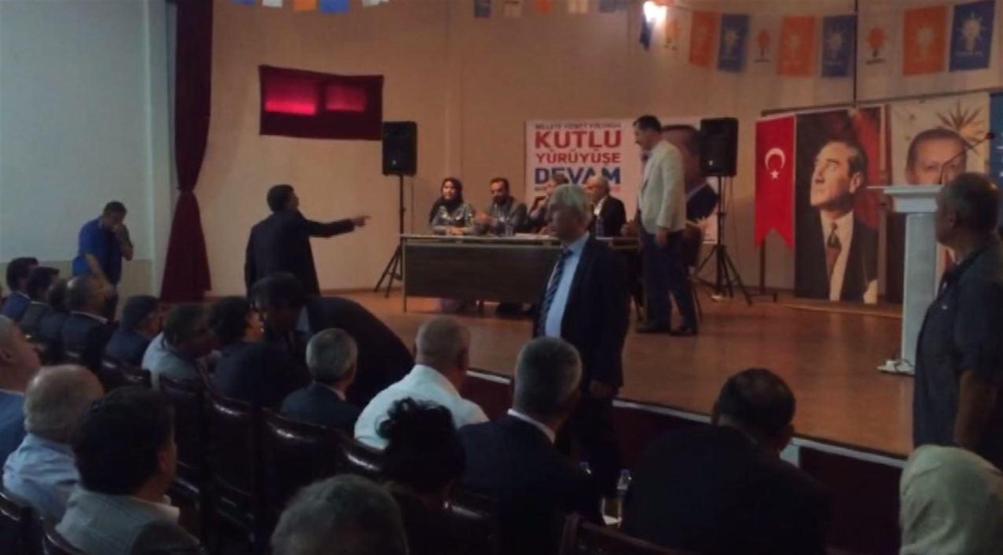AK Parti kongresinde gerginlik
