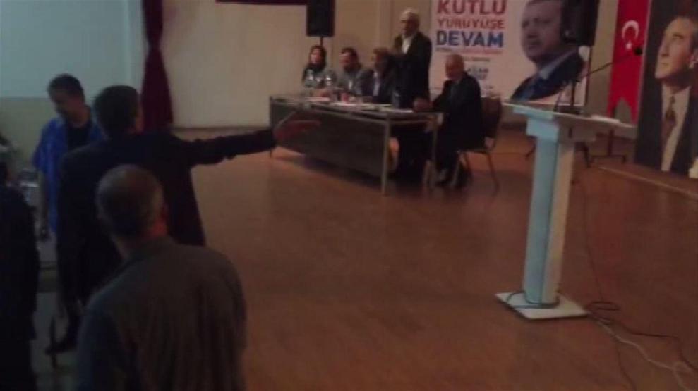 AK Parti kongresinde gerginlik