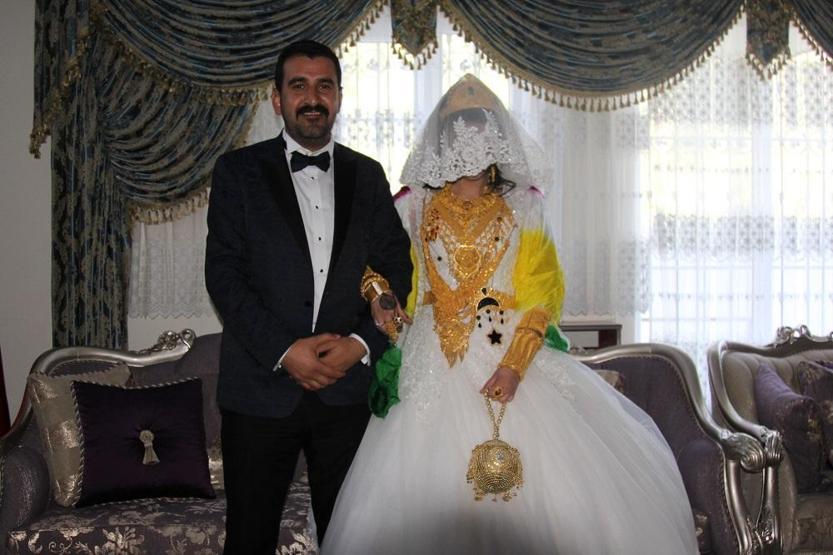 Aşiret düğününde geline 15 kilo altın takıldı