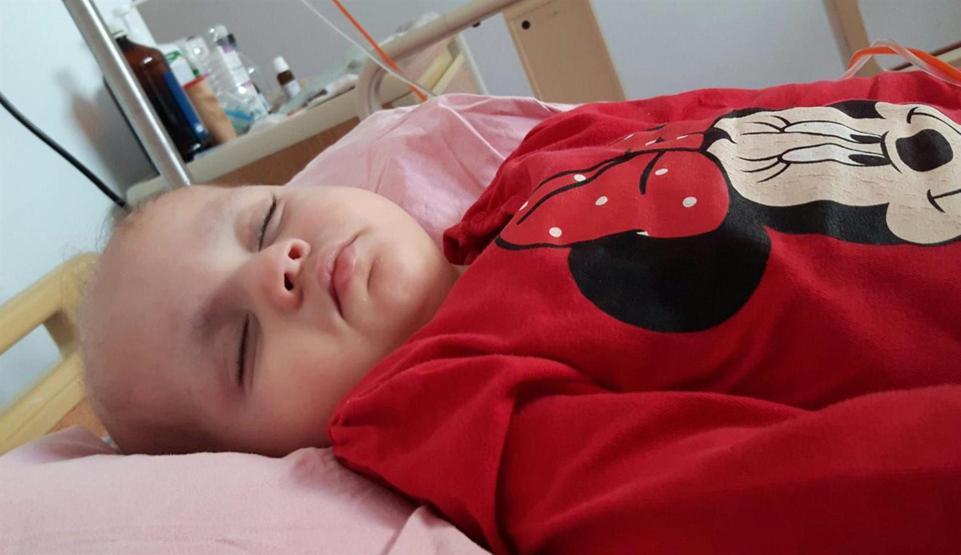 Ela Nur, Almanyadan gelen ilikle yaşama bağlandı