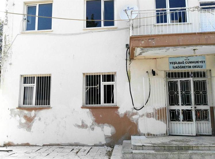 Öğretmenler, okullarını yeni eğitim yılına kendileri hazırladı