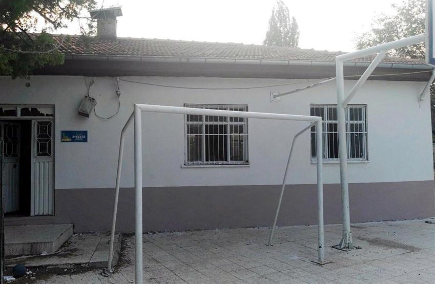 Öğretmenler, okullarını yeni eğitim yılına kendileri hazırladı